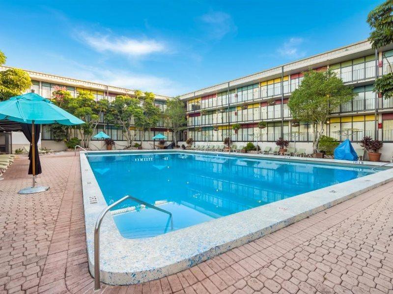 Quality Inn & Suites Conference Center Winter Haven Buitenkant foto