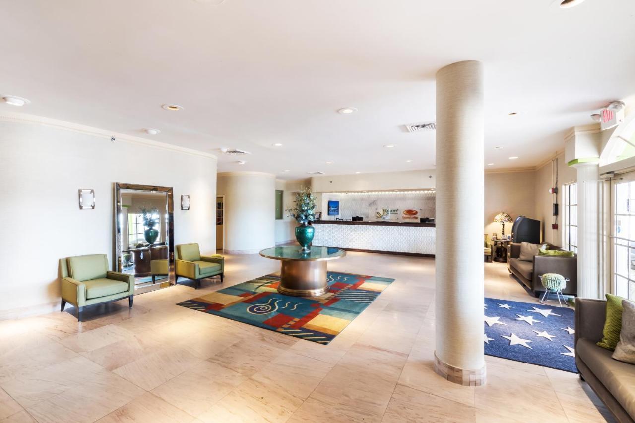 Quality Inn & Suites Conference Center Winter Haven Buitenkant foto