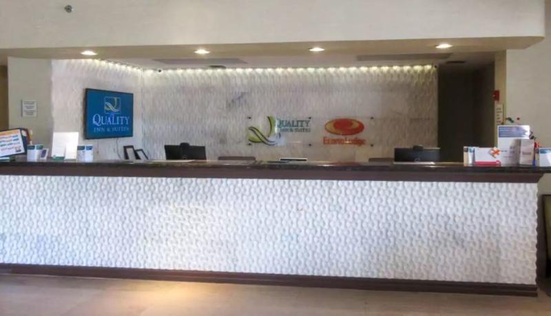 Quality Inn & Suites Conference Center Winter Haven Buitenkant foto
